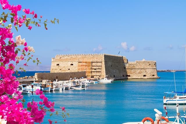 Cruise Friendly Chania Tour