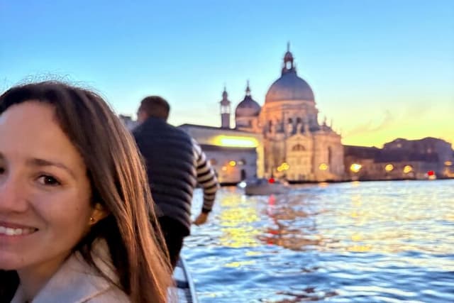 San Marco Tour with Grand Canal Gondola Traghetto Crossing