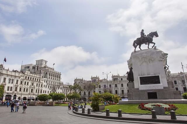 The Grandeur of Lima: Architectural & Political Heritage Tour