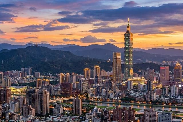 Taipei & Beyond: An Independent Exploration