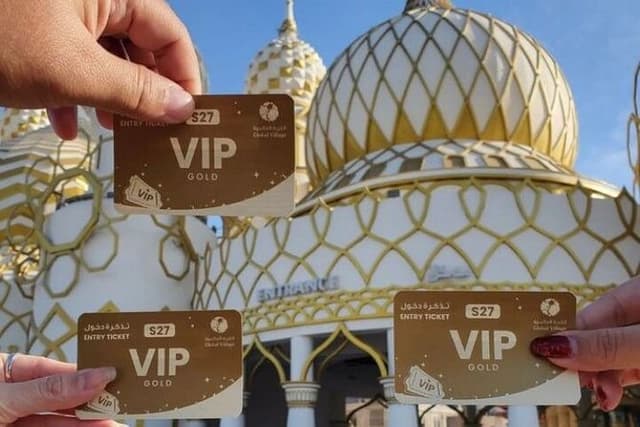 Dubai: Private City Tour with Global Village VIP Entry Tickets