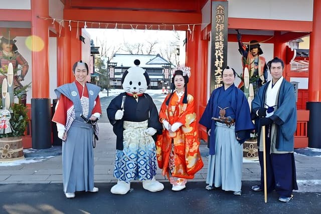 Private Tour: Noboribetsu Ninja Park, Hell Valley & Lake Toya