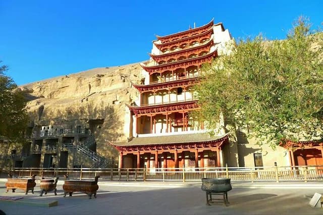 Dunhuang Private Tour to Mogao Caves, Crescent Lake, Horse Pagoda