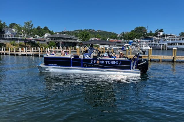 Lake Winnipesaukee Pontoon Boat Tours