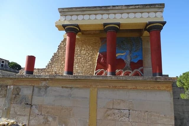 PRIVATE-Knossos Palace-Zeus Cave-Olive Oil Tasting-Old Villages