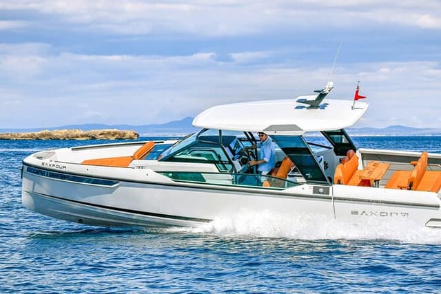 Milos: Private SpeedBoat Tour—Kleftiko Sarakiniko Poliegos