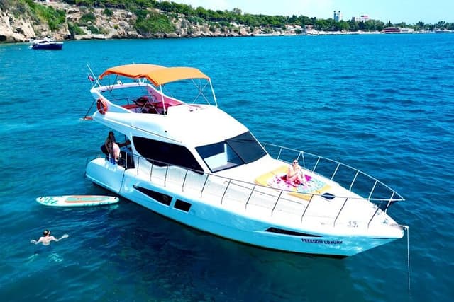 Antalya Private Yacht Tour with Jacuzzi & Transfer