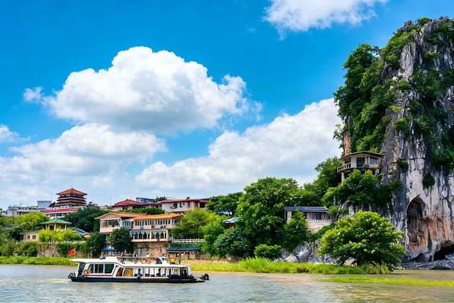Private Custom Tour: Guilin City Must-See Sights in One Day