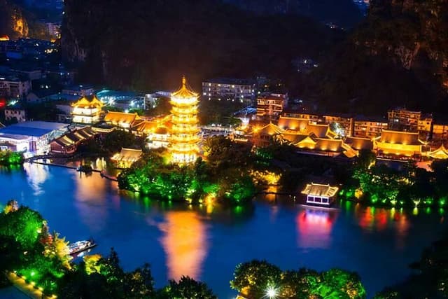 Private Guilin Illuminated Night Tour with Two Rivers and Four Lakes Cruise