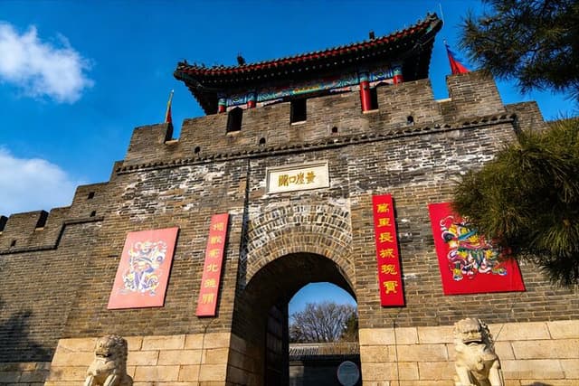 Tianjin Private Tour to Huangyaguan Great Wall and Dule Temple