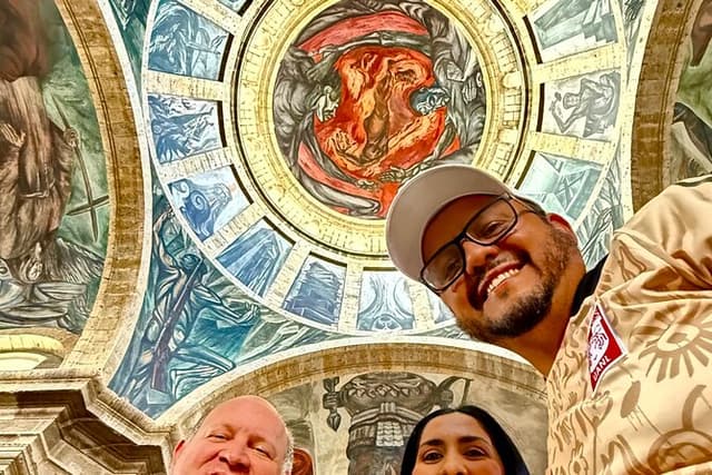 Historic tour in the center and murals of Orozco
