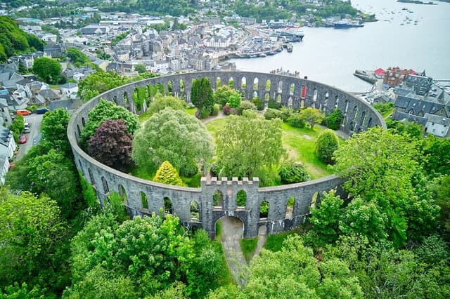 Oban Explorer Private Walking Tour