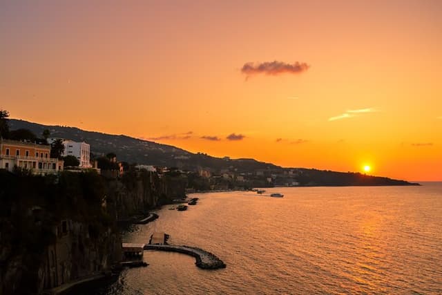 Rome to Pompeii Private Day Trip & Sorrento Lunch by Fast Train