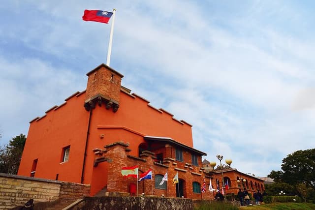 Private Tamsui and Bali Sunset Tour with Ferry & E Scooter