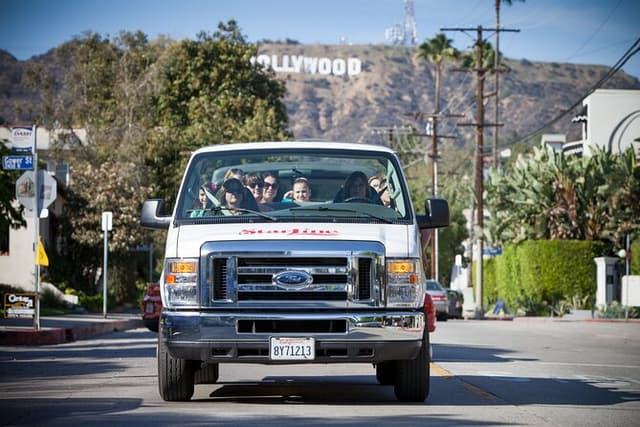 Hollywood and Beverly Hills: Celebrity Homes and Lifestyle Tour