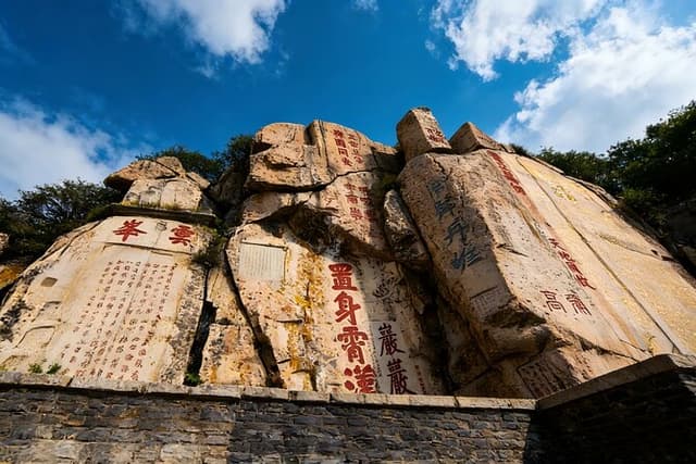 Mount Tai Private Tour from Jinan by Bullet Train with Cable Car Ride