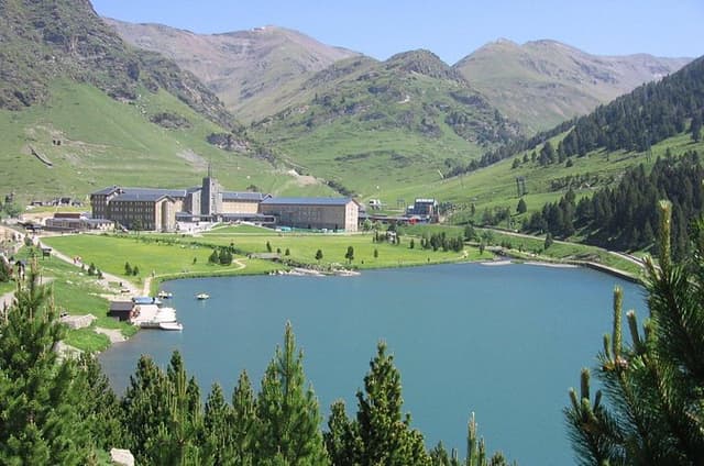 Private Tour to Vall de Nuria with the Pyrenees Mountain Train