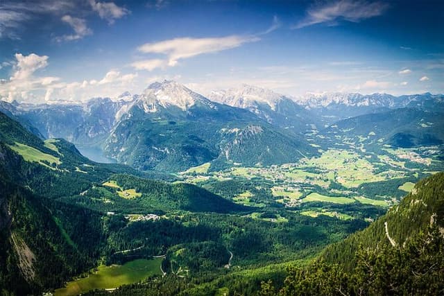 Eagles Nest and Werfen Castle Private Day Tour from Salzburg