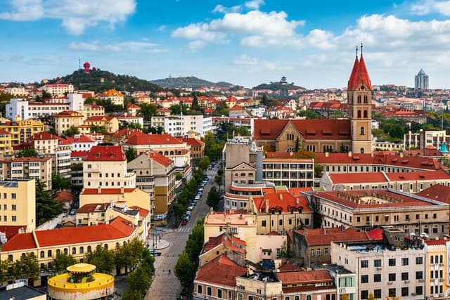 Private Qingdao Essentials Tour: City Highlights and Beer Museum