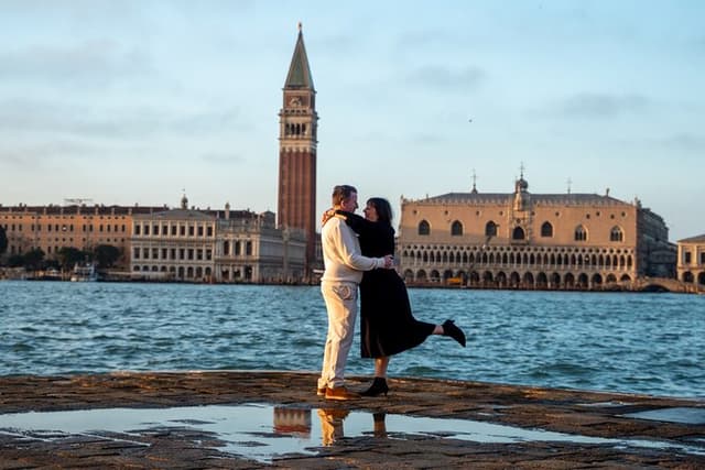 Cinematic Photoshoot in Venice: Capture Venice Hidden Gems