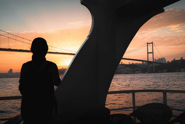2-Hour Scenic Bosphorus Cruise in Istanbul Throughout the Day