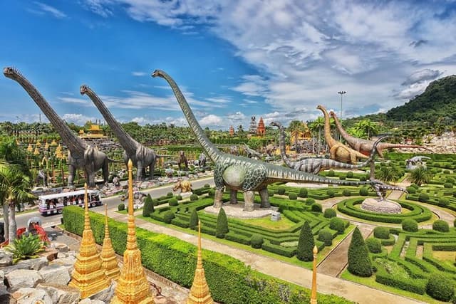 Pattaya Tour Sanctuary of Truth and Nong Nooch Garden With Lunch