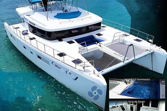 Catamaran Boat with Jacuzzi, drinks and Lunch for up to 15 peole