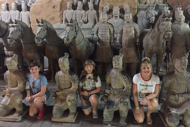 Private Xi’an Day Tour: Terracotta Warriors & City Wall & Mosque