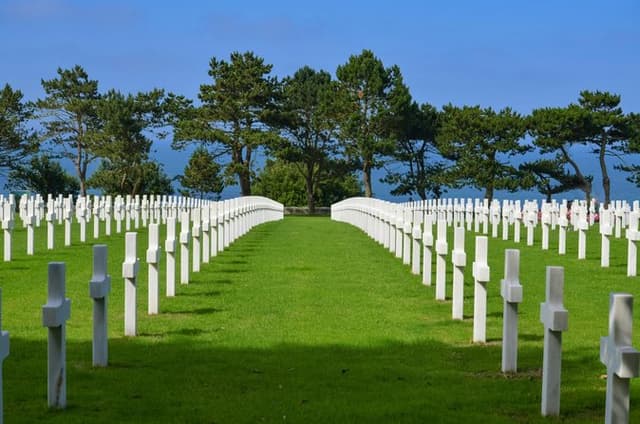 Normandy D-Day Beaches Excursion from Le Havre with Packed Lunch