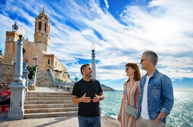 Tarragona and Sitges Tour with Small Group and Hotel Pick Up