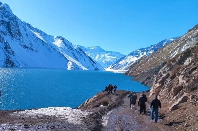 Private Tour to Maipo Cajon, El Yeso Reservoir and Thermal Baths