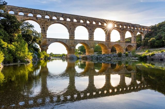 Saint-Rémy, Les Baux, from the Careers of Lights to the Pont du Gard