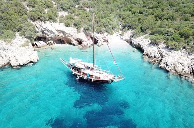 Private Boat Trip with lunch & island stops