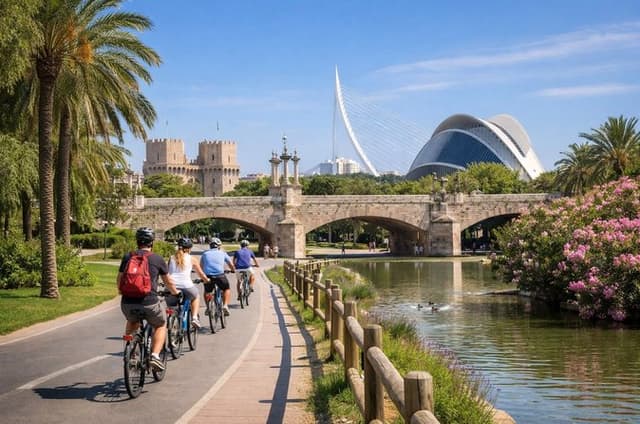 Valencia: Guided Bike Tour of the city's highlights.
