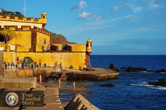 Private Relaxed Photo Walk Through Old Town Funchal