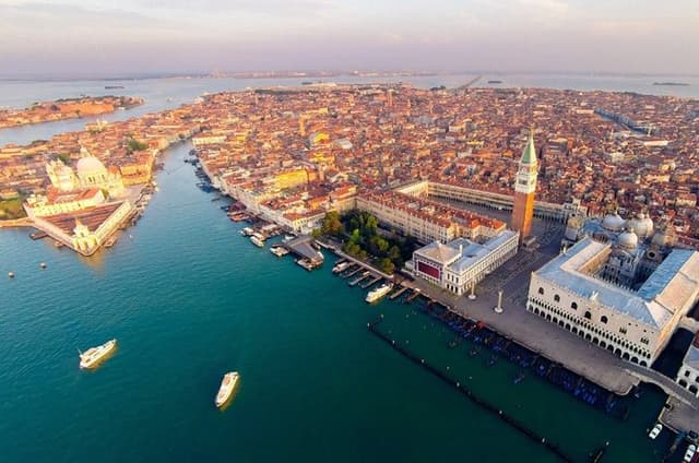 Venice from Rome: Full Day Small Group Tour by Fast Train