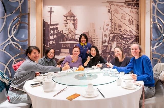 Small Group: Shanghai Flavors and Culture Tour with 10 tastings