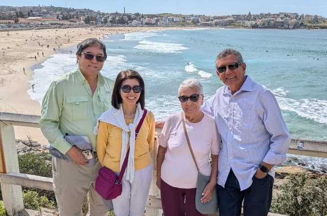 4Hr Sydney Tour including a Rocks Walking Tour & Bondi