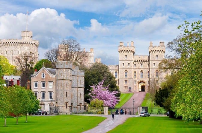 Windsor Castle & Eton Tour: Royal Heritage Awaits