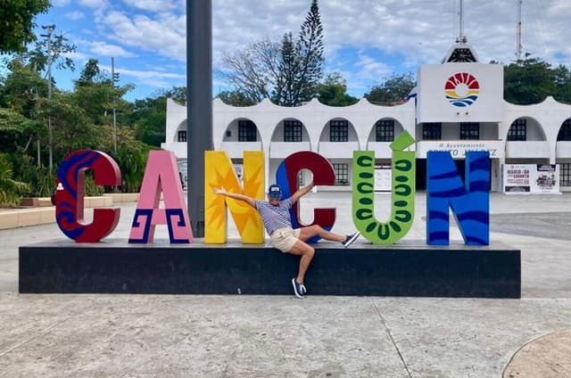 Cancun Walking Tour: Explore Top Sights & Hidden Gems