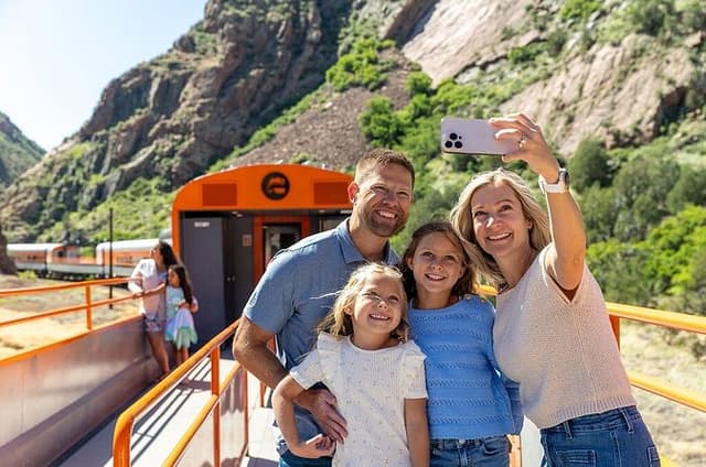 Easter Weekend Lunch & Dinner Train Experience in the Royal Gorge