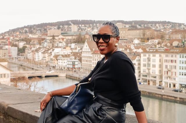 Zurich Private Walking Tour with Photoshoot Experience
