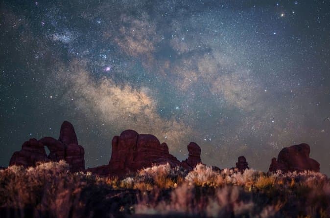 Best Stargazing in Moab: Arches National Park Night Tour