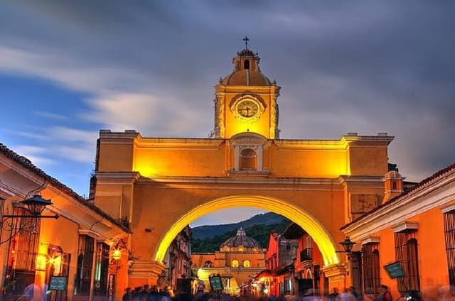 7-Day Group Tour of Guatemala and its Natural Monuments