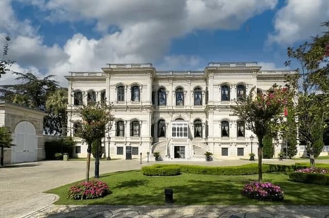 Istanbul: Yildiz Palace Entrance Ticket & Audio Guide