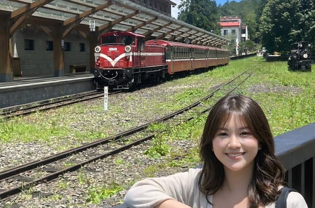 Alishan Join-in Day Tour from Kaohsiung (Incl. Park Entrance)