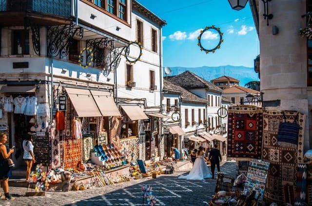 Gjirokastër Walking Tours:Bazaar&Ali Pasha Bridge/Castle & Zekate