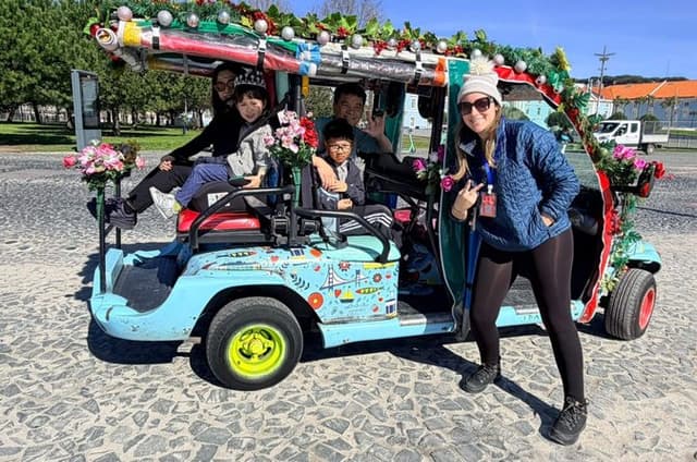 Private Lisbon Tuk Tuk Tour with a Local Guide Experience