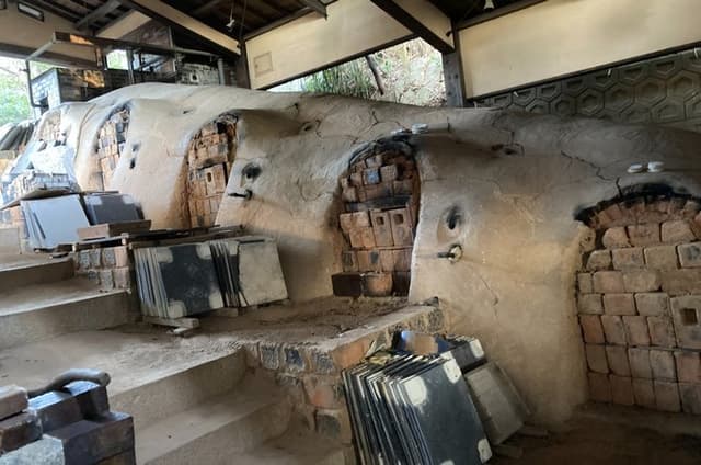 Karatsu Ceramics Walking Tour: Visit Local Pottery Kilns