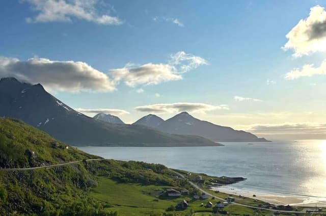 Tromsø: Scenic Fjords & Islands Roadtrip — Small Group Tour